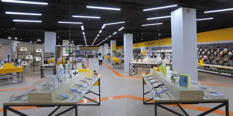 Магазин электроники Texnomart в Узбекистане.