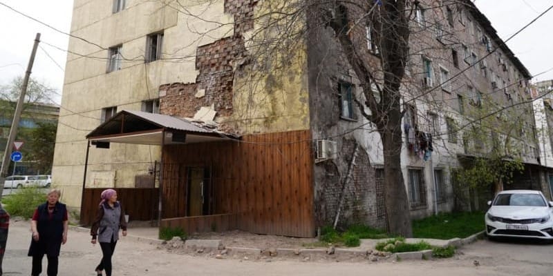 «Малогабаритки» на улице Фучика в Бишкеке снесут: жильцам предлагают квартиры от ГИК с доплатой