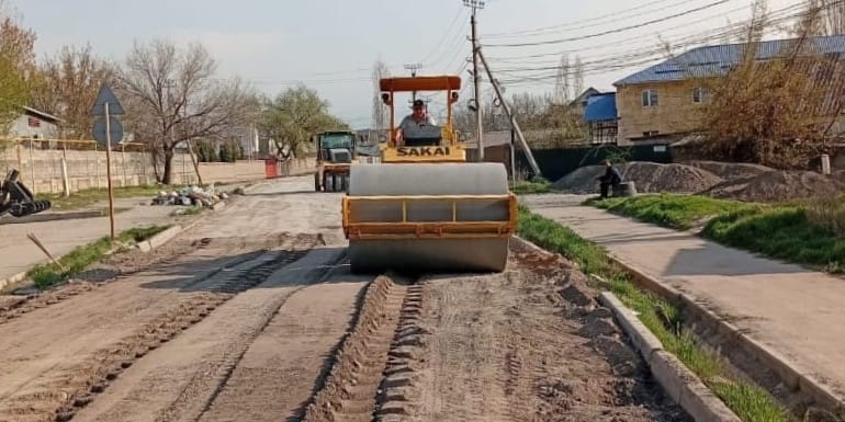 В Бишкеке на улице Месароша начали капремонт 1.3 км дороги с применением ресайклера изображение публикации