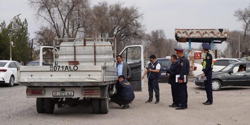 Выхлопы грузовиков в Чуйской области оказались в два раза грязнее нормы — итоги рейда изображение публикации