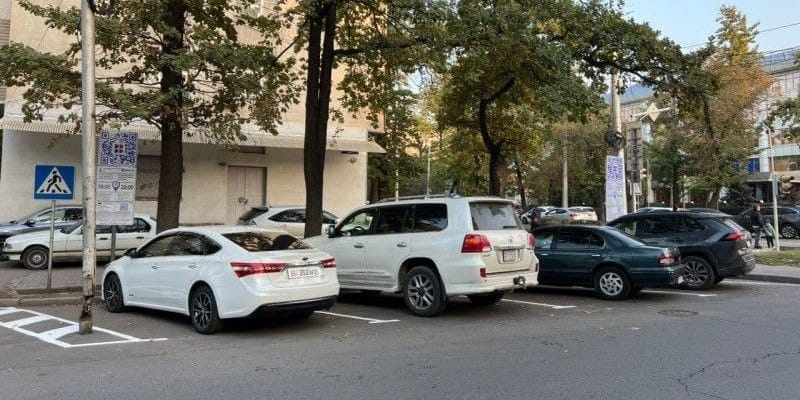 Тариф 25 сомов действует до июня: как изменится оплата парковки в Бишкеке летом изображение публикации