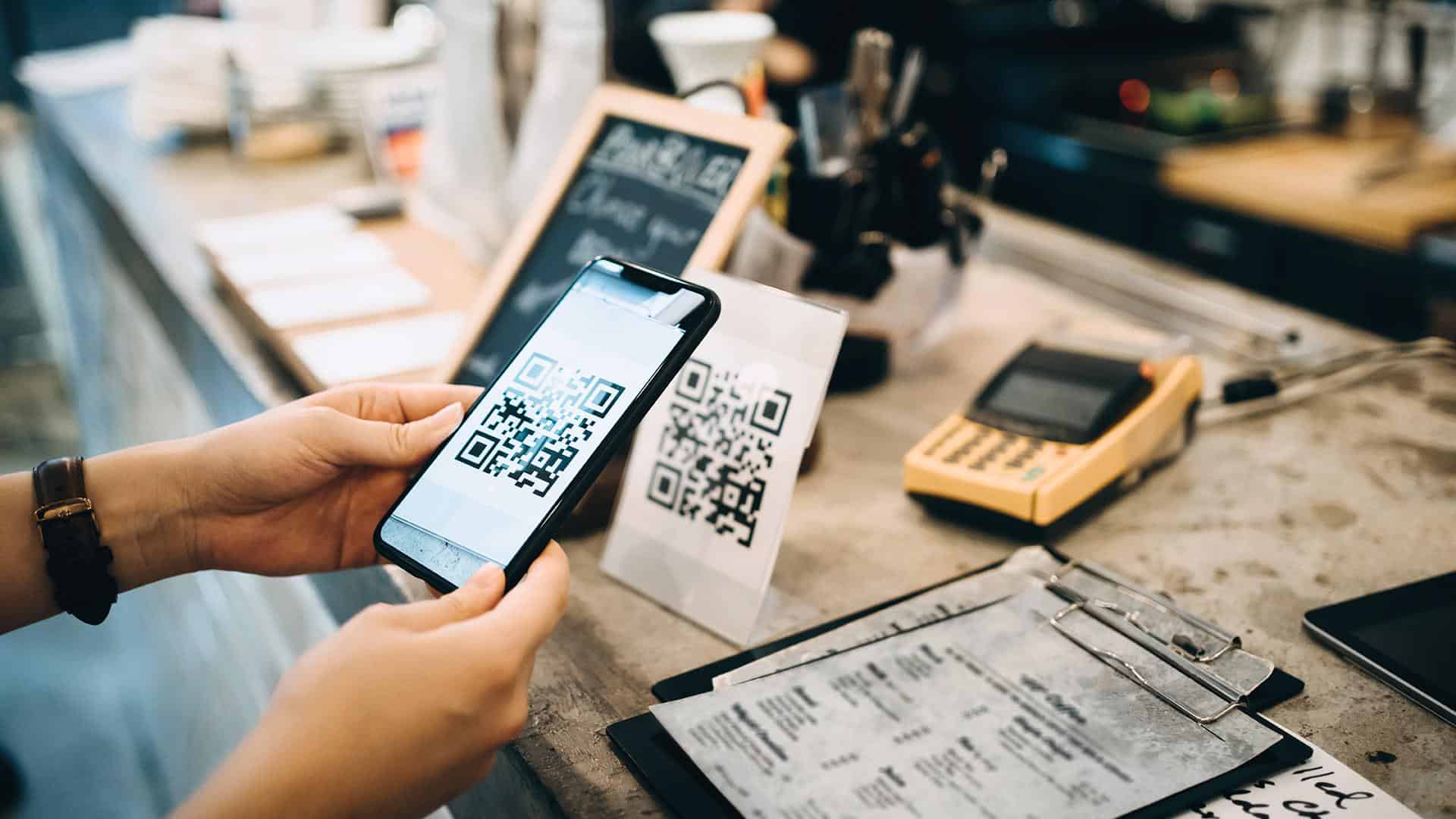 В Кыргызстане предлагают внести норму для платежей по QR-кодам