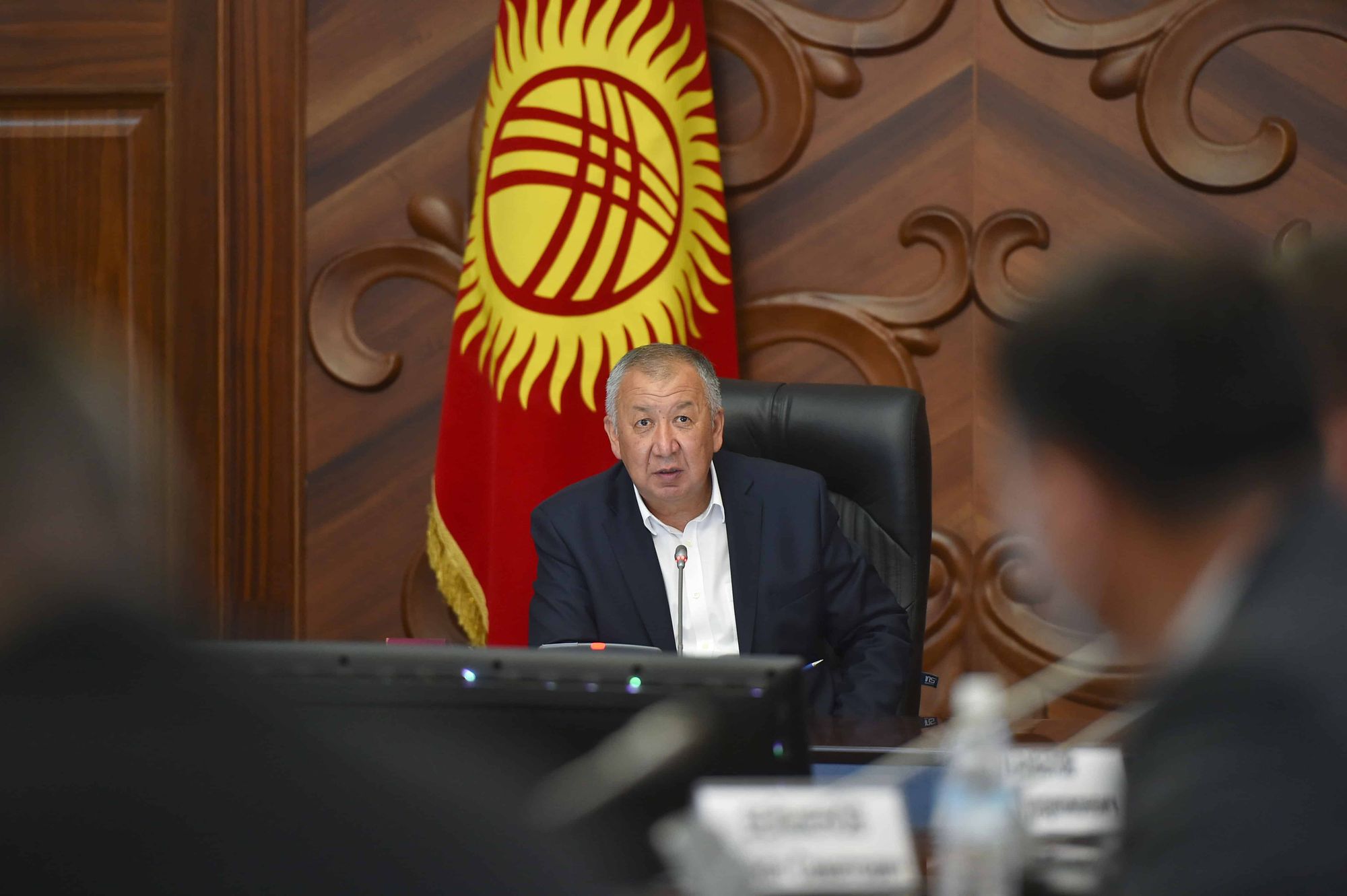 Боронов поручил ускорить цифровизацию Налоговой и Таможенной служб