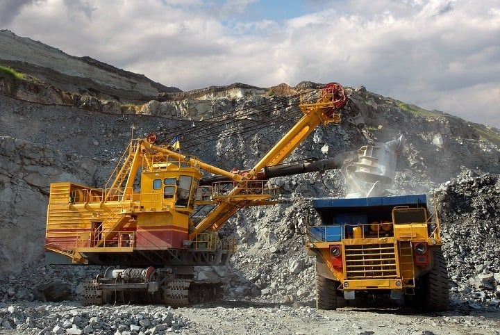 В Кыргызстане налог за вывоз золотосодержащих руд увеличили до 7%