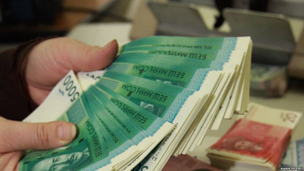 В мэрии Токмока необоснованно начислили себе зарплаты на 15 млн сомов