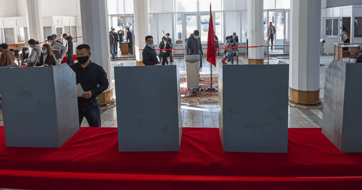 Штраф и акт: фотографирующих бюллетени накажут, а голосование аннулируют