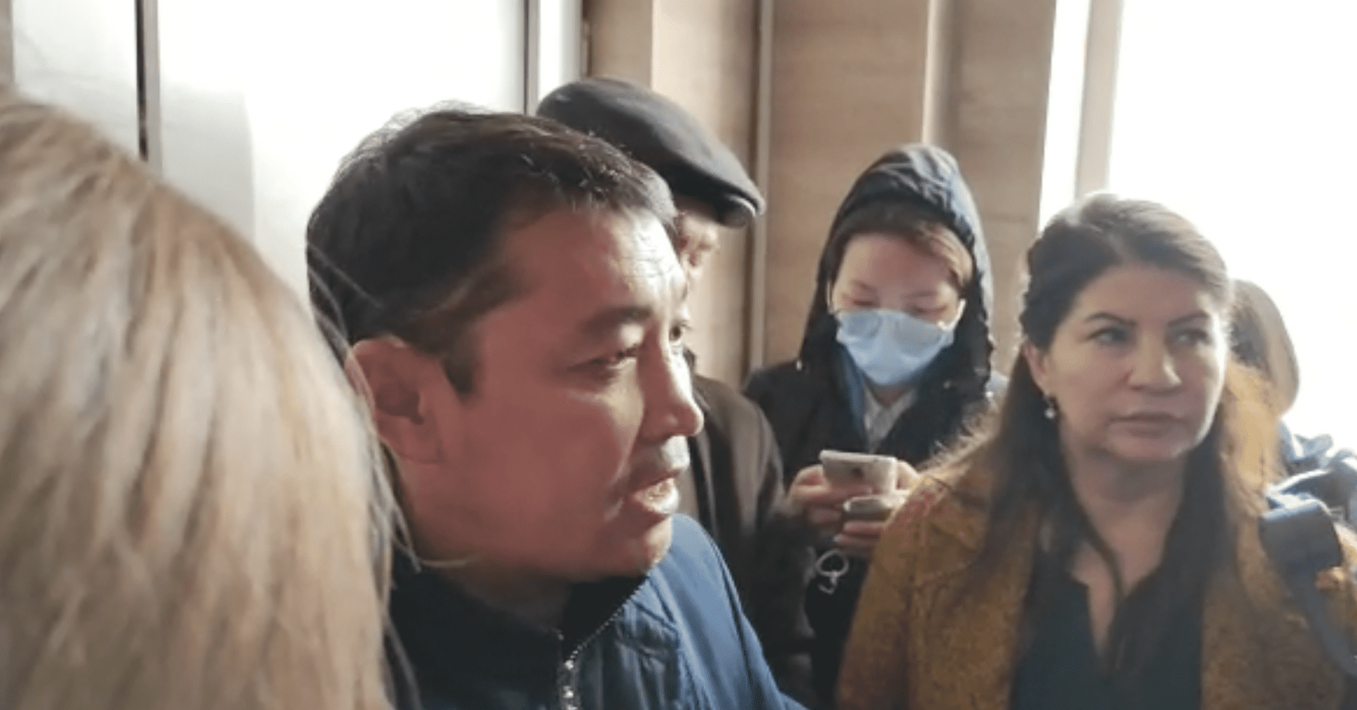 На заседание Жогорку Кенеша пришли около 10 депутатов и кворума, скорее всего, не будет – пресс-секретарь ЖК