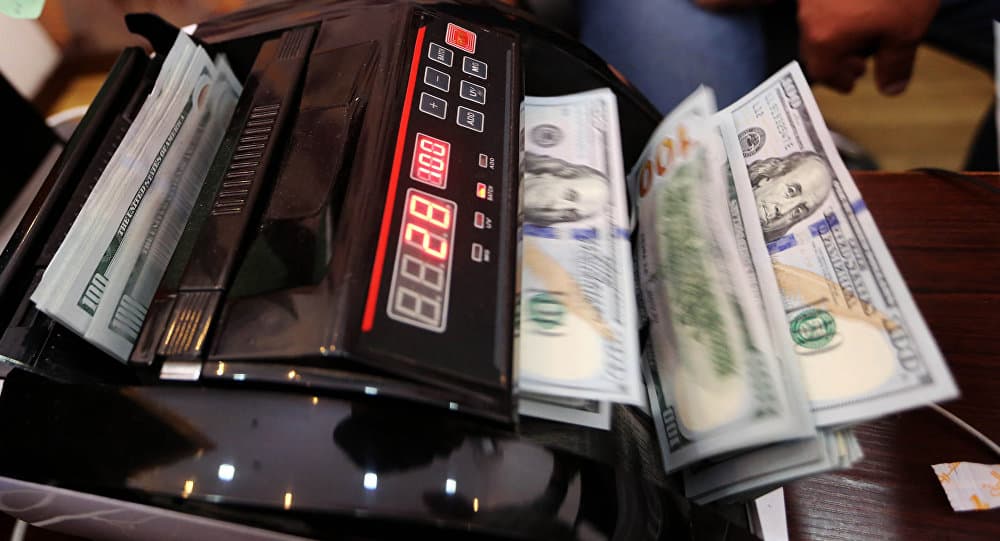 Комиссия комбанков за обналичивание долларов зависит от страны закупки валюты — Нацбанк