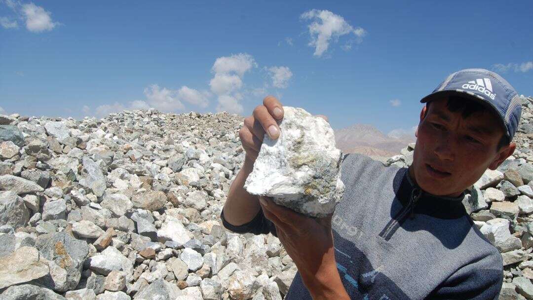 В регионах предложили строить каменные дороги — дешево и доступно