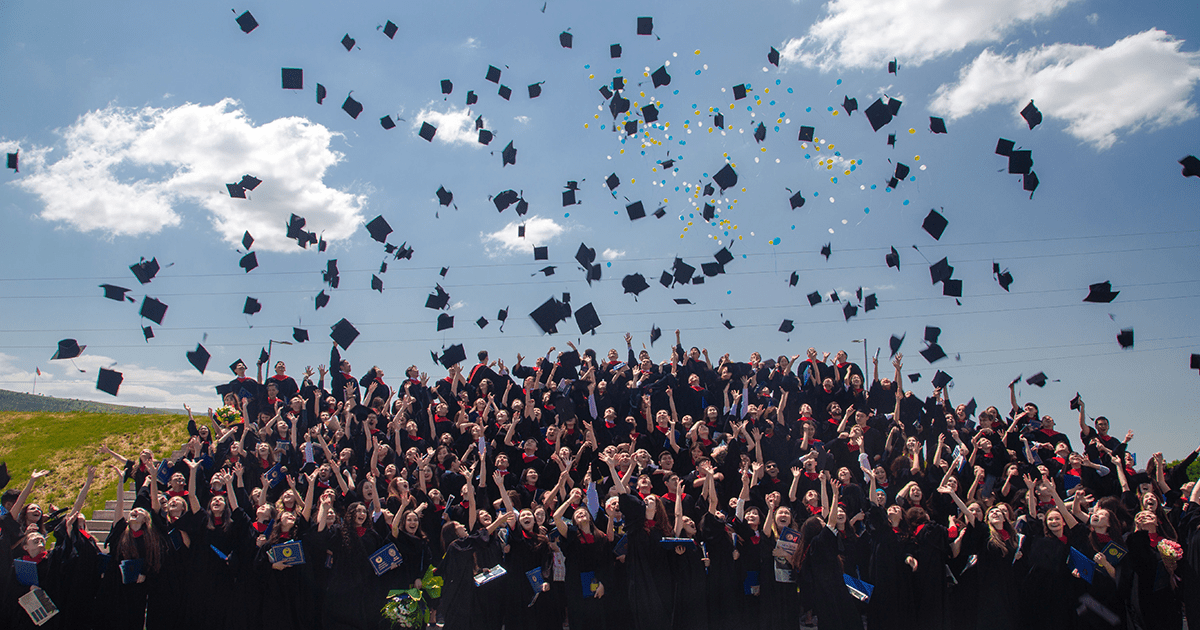 Женщины Кыргызстана образованнее мужчин. Цифры и факты к 8 марта