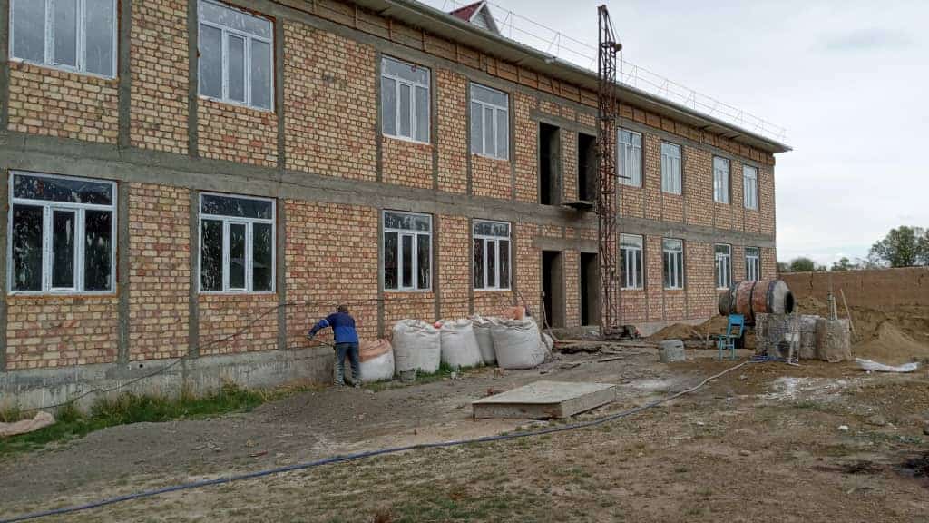 Правительство потратит около 2 млрд сомов на ремонт и строительство соцобъектов