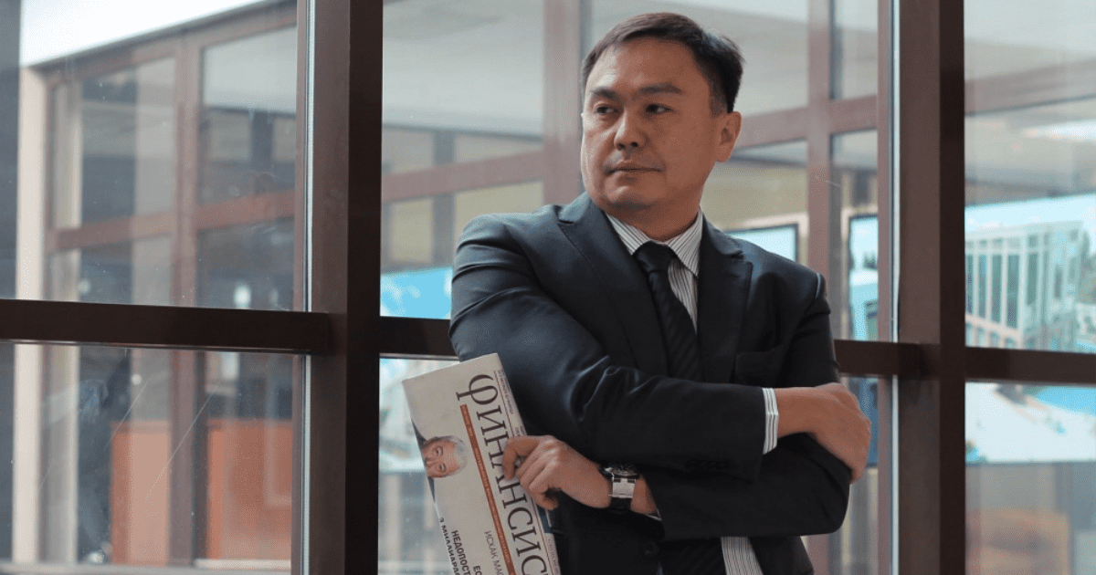 «Отмывочная машина» Бакиевых и «черный сом» —  Максатбек Ишенбаев о становлении финансового рынка (ВИДЕО)