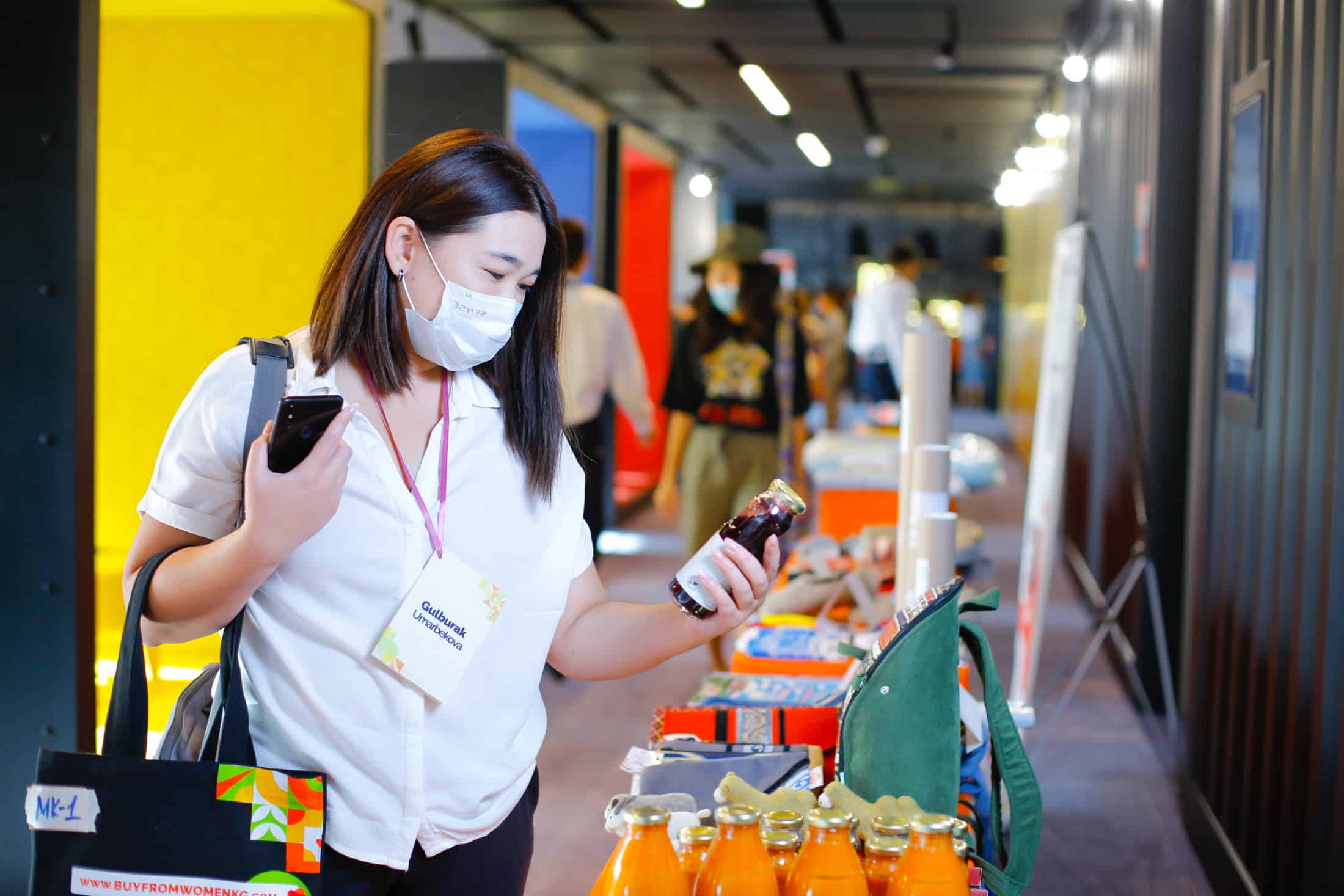 Покупай у женщин — в Кыргызстане заработал маркетплейс с продукцией предпринимательниц