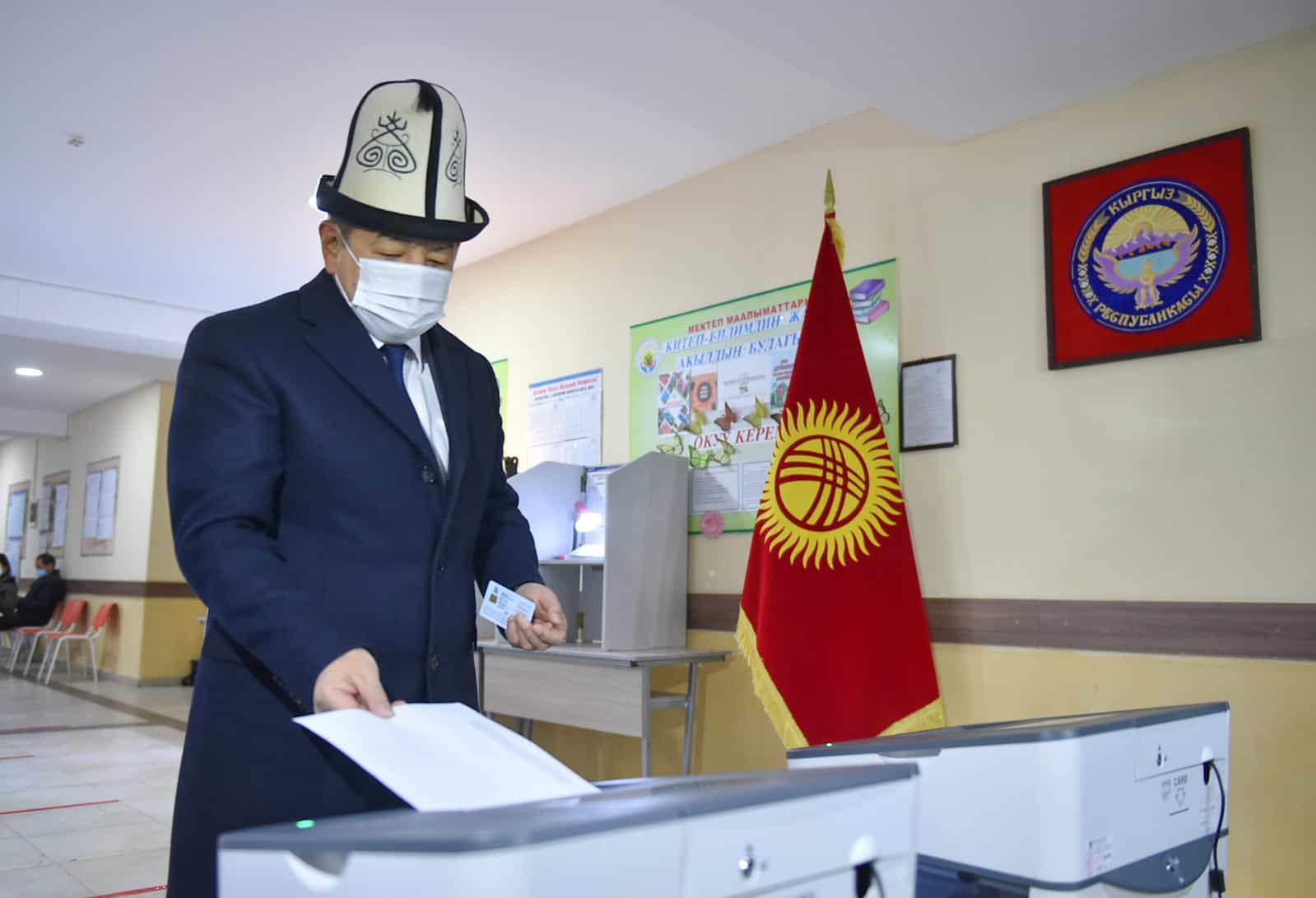 Выбирал из того, что есть — глава кабмина не нашел особого различия в программах партий