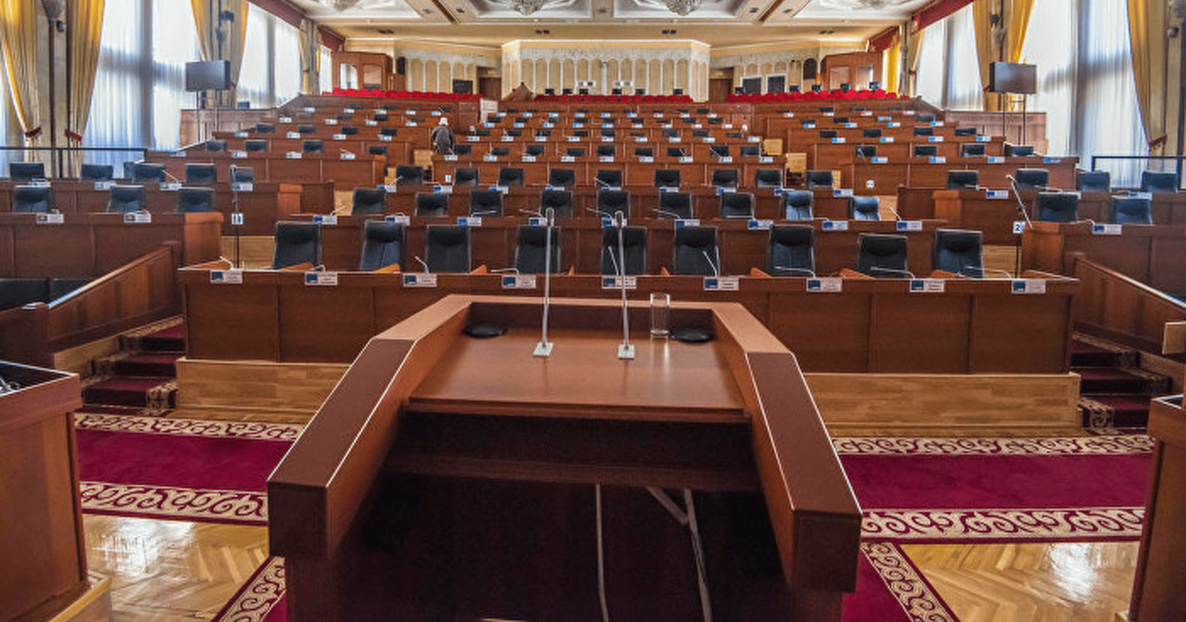 Внеочередное заседание Жогорку Кенеша не состоялось