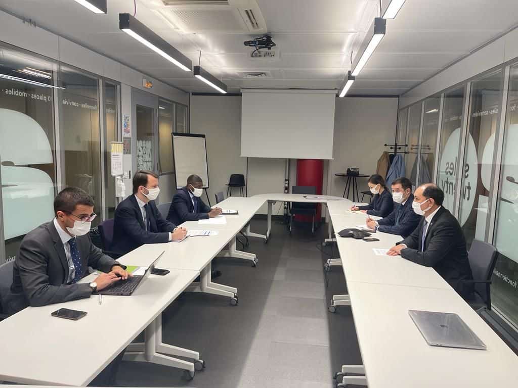 Кыргызстан обсудил с Парижским клубом облегчение долга в обмен на проекты устойчивого развития