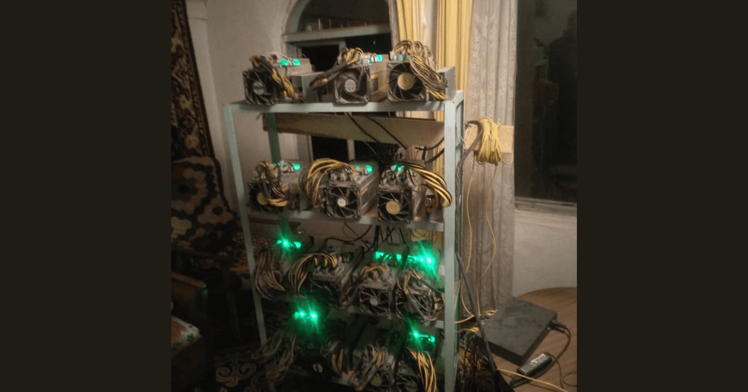 В доме начальника Чолпон-Атинской РЭС обнаружили майнинг-ферму