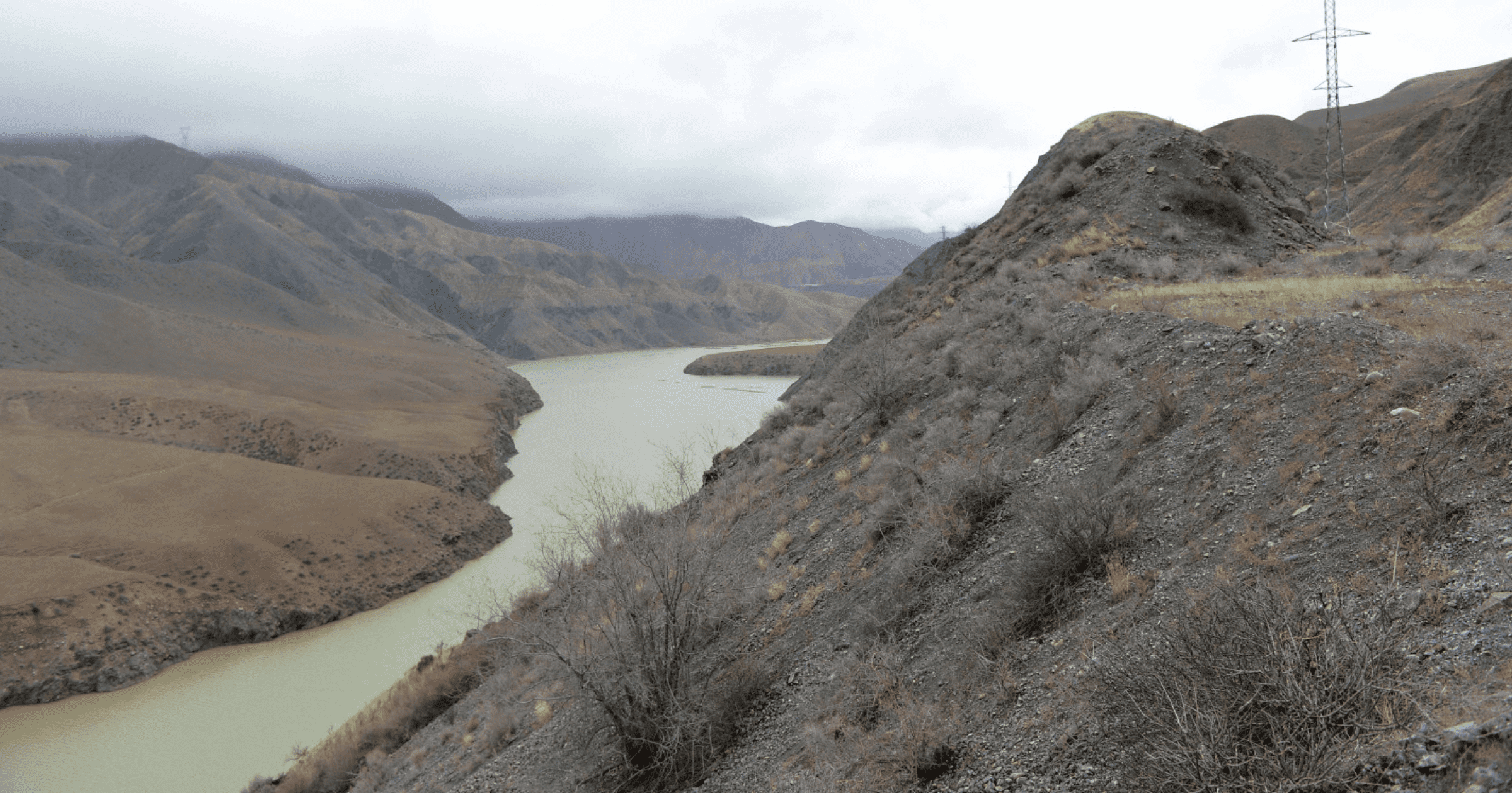 Компания, которая строит ГЭС «Куланак», фигурировала в расследовании о незаконно выданных участках