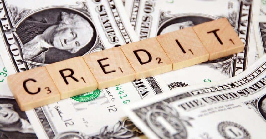 На небанковские финучреждения пришлась выдача 14% всех кредитов в КР