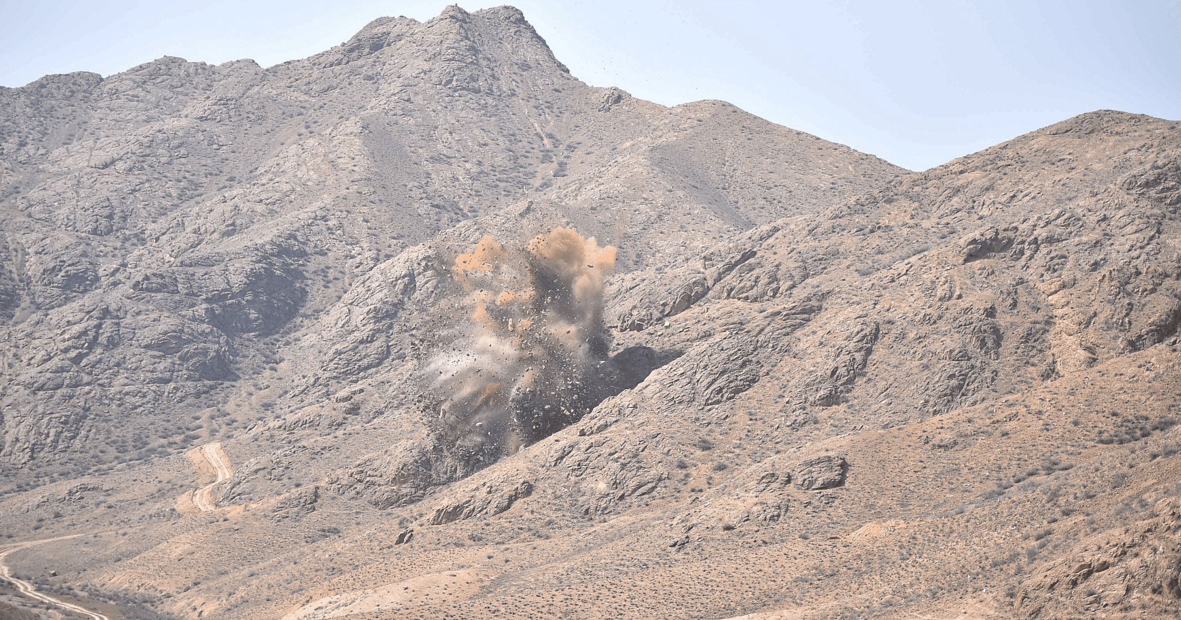 В Баткенской области начато строительство водного канала стоимостью 634 млн сомов