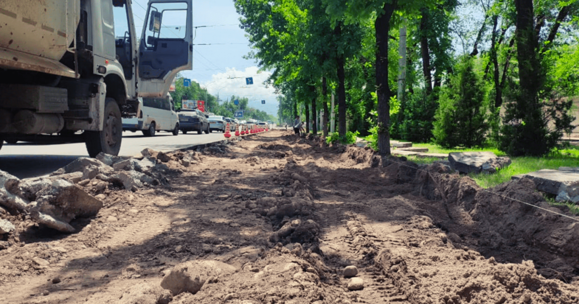 На двух крупных перекрестках Бишкека добавят дополнительные полосы для машин