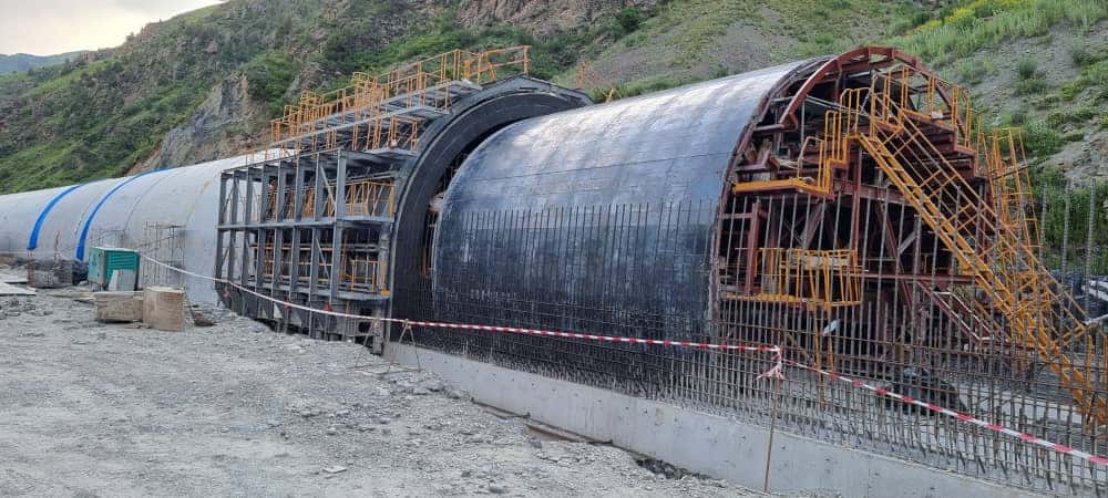 На трассе Бишкек — Ош завершается строительство противолавинной галереи