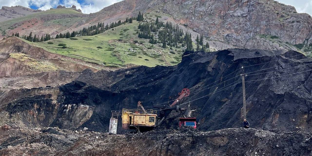 Кыргызстан экспортировал 178 тысяч тонн угля за 9 месяцев — власти вводят запрет