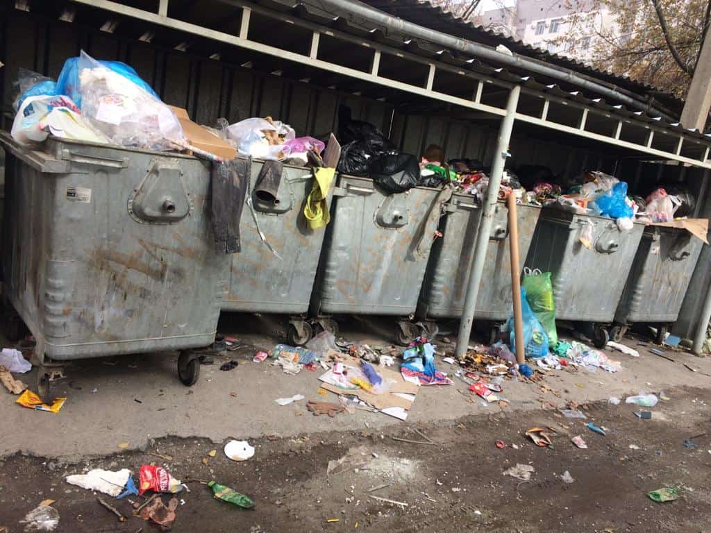 В Бишкеке подняли тариф на вывоз мусора