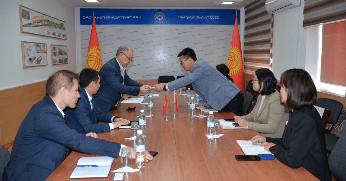 На базе «Кыргызчеттранса» откроется дилерский центр  по продаже грузовых авто