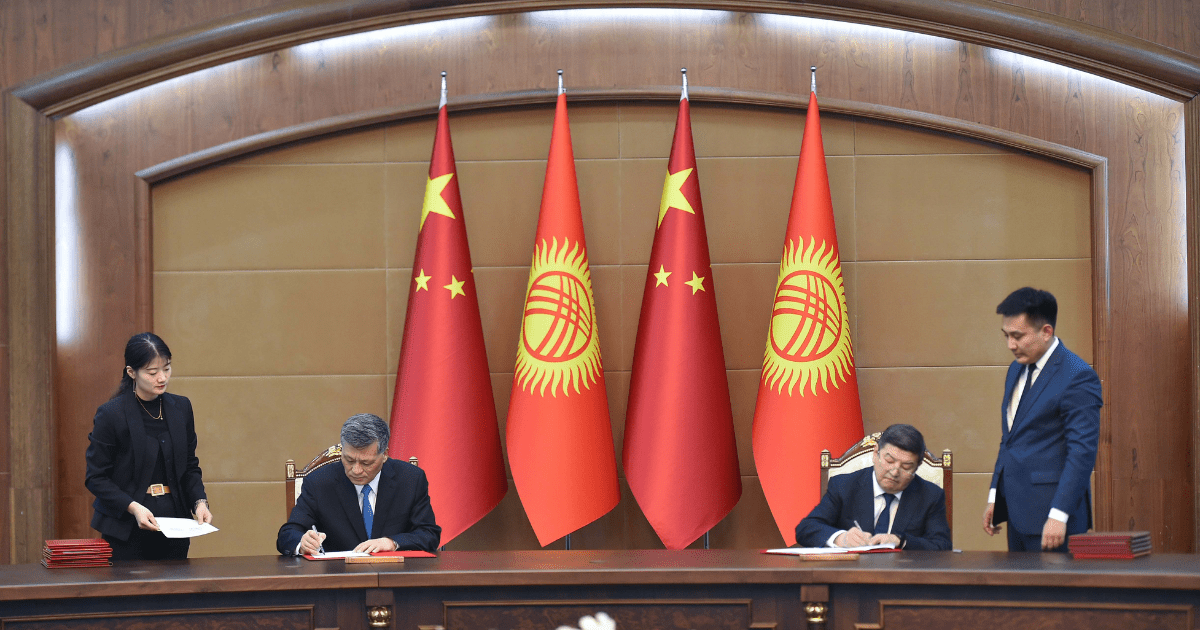 Кыргызстан продаст в Китай электроэнергию, а взамен купит там грузовики