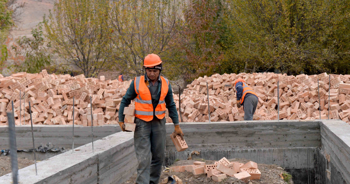 В Баткенской области остаются недостроенными около 80 домов