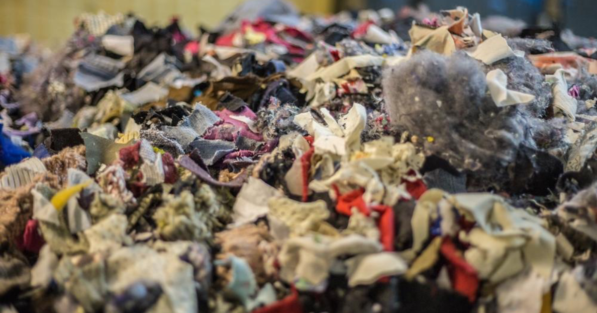 Мэрия Бишкека за 12 млн сомов купила оборудование для утилизации швейных отходов